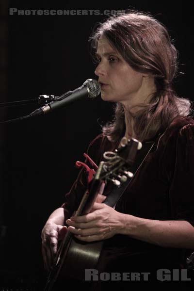 JUANA MOLINA - 2009-04-20 - PARIS - La Maroquinerie - 